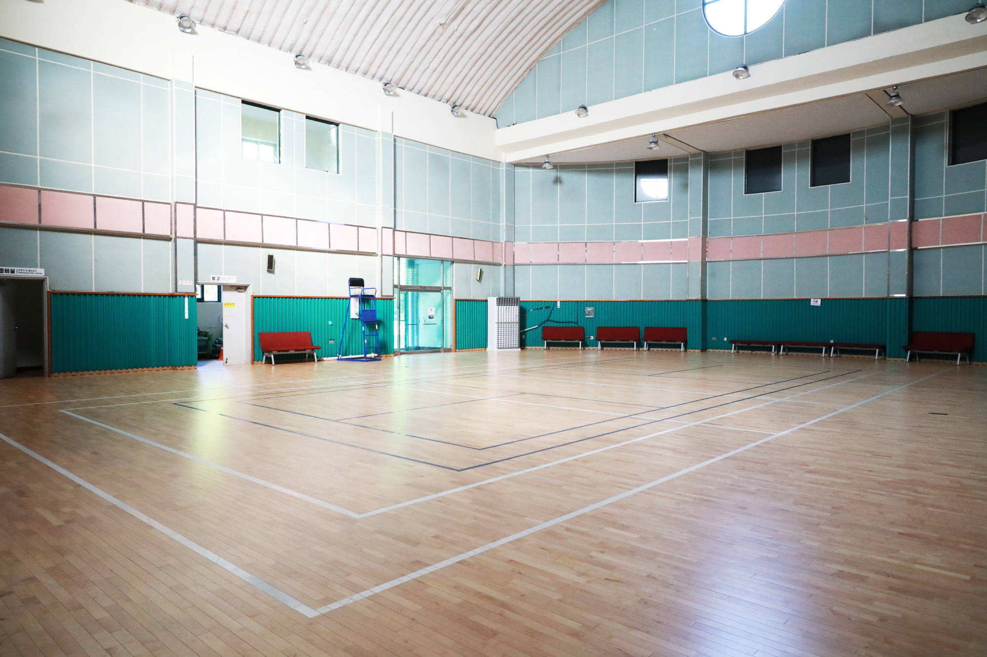 웅포문화체육센터 체육관.jpg