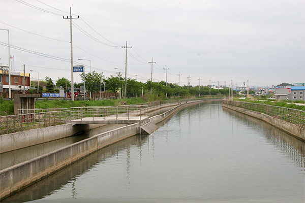 농조 대간선 수로